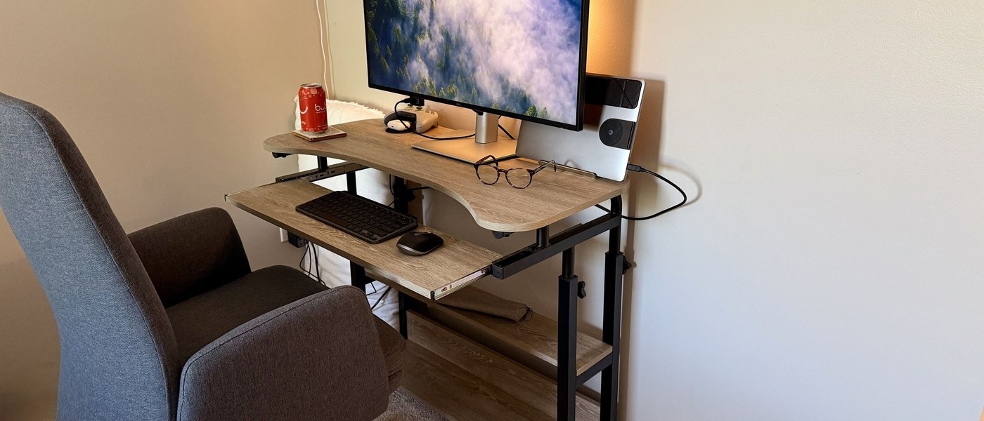 A Rolling Desk for a Small Secondary Workspace