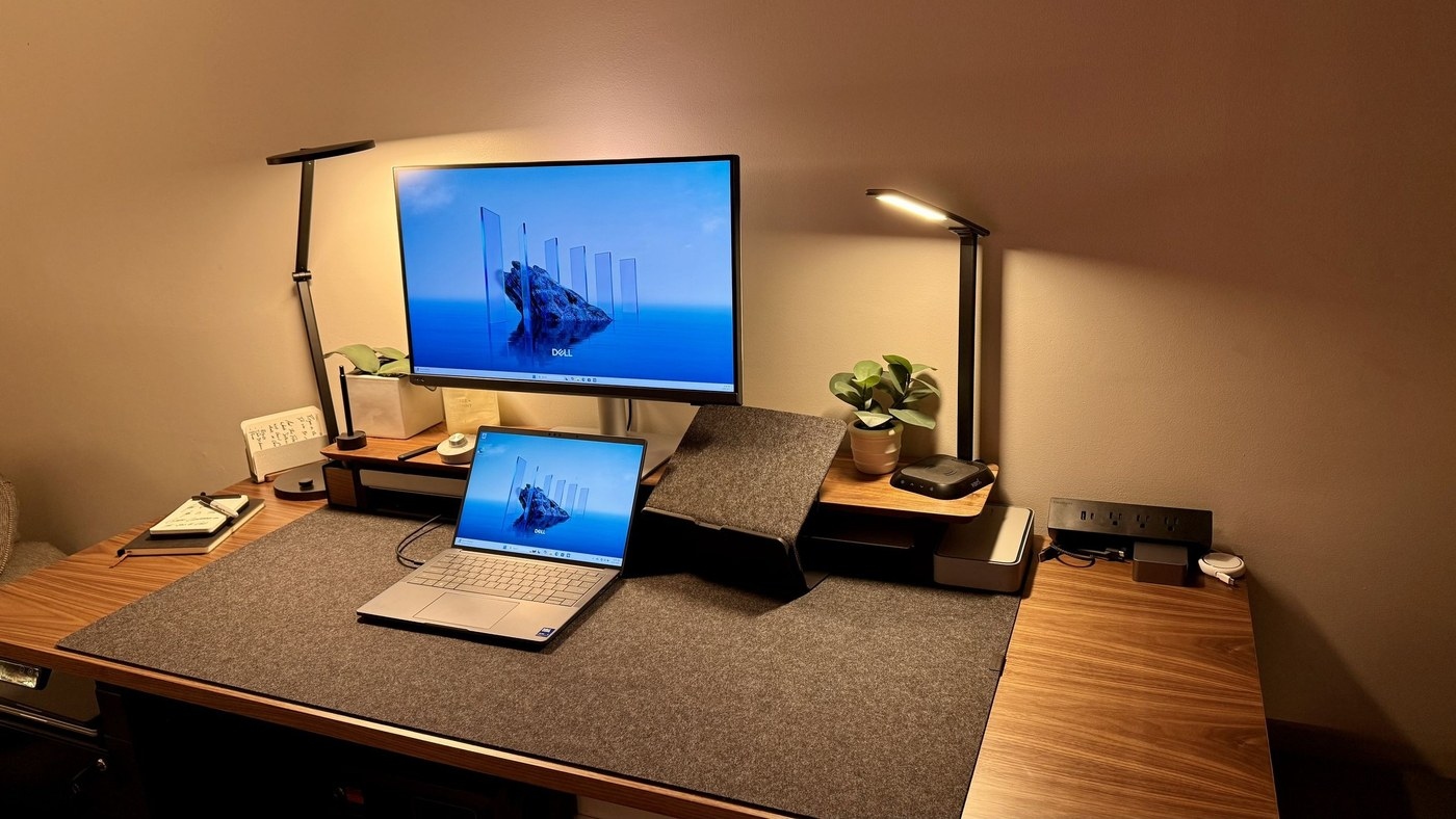 Choose a Rotating Stand Before Planning a Portrait Side Screen