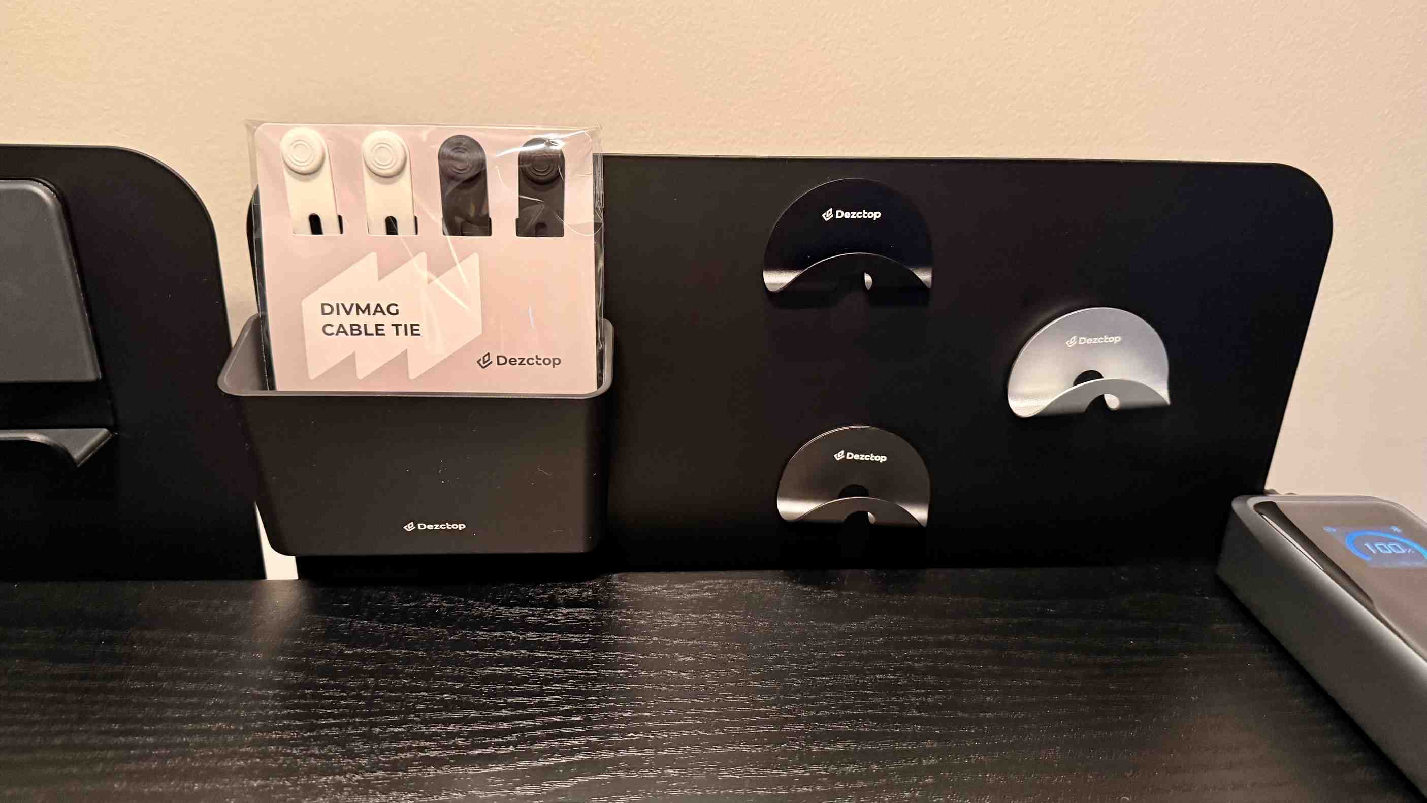 The Revon Elite DivMag panel with a magnetic storage bin and cable holders above the worktop. Image: Future.