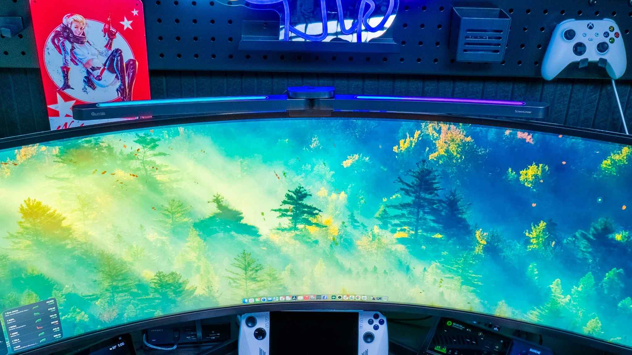 The Quntis curved light bar fitted above the reviewer's Samsung ultrawide display. Image: Paul Antill / Future.