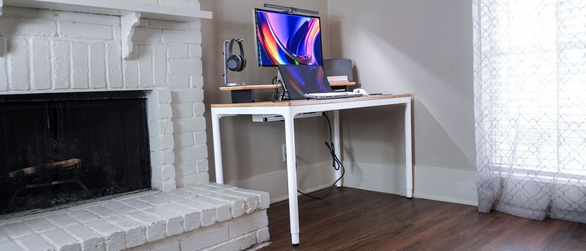 A Four-Leg Standing Desk With Controls in the Surface