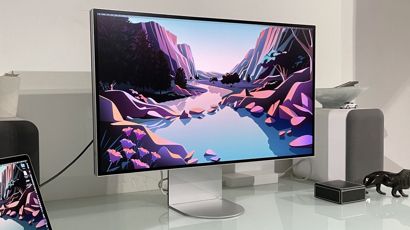LG UltraFine 6K Evo Combines Adjustable Support with Dense Connectivity