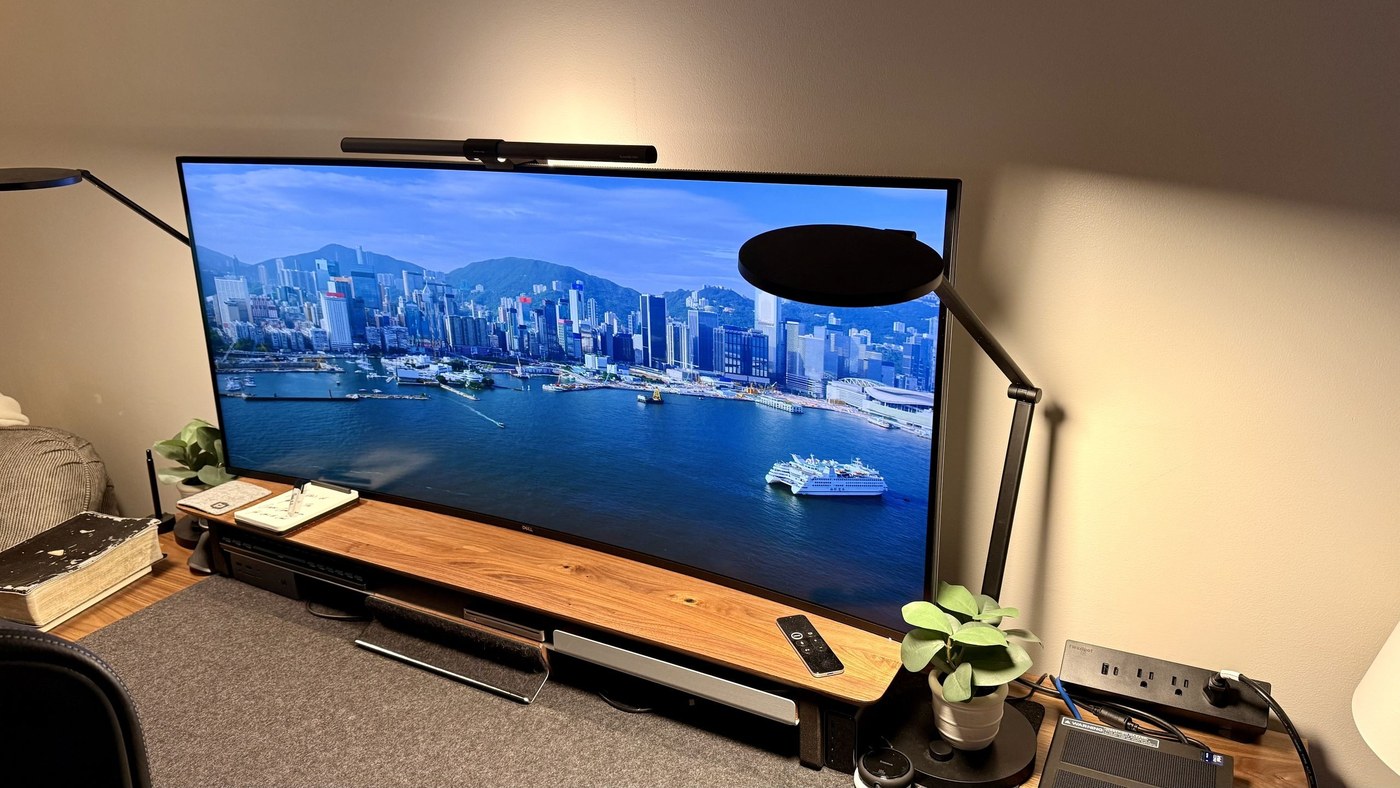 Dell's Fifty-Two-Inch Display Makes Support Planning Central