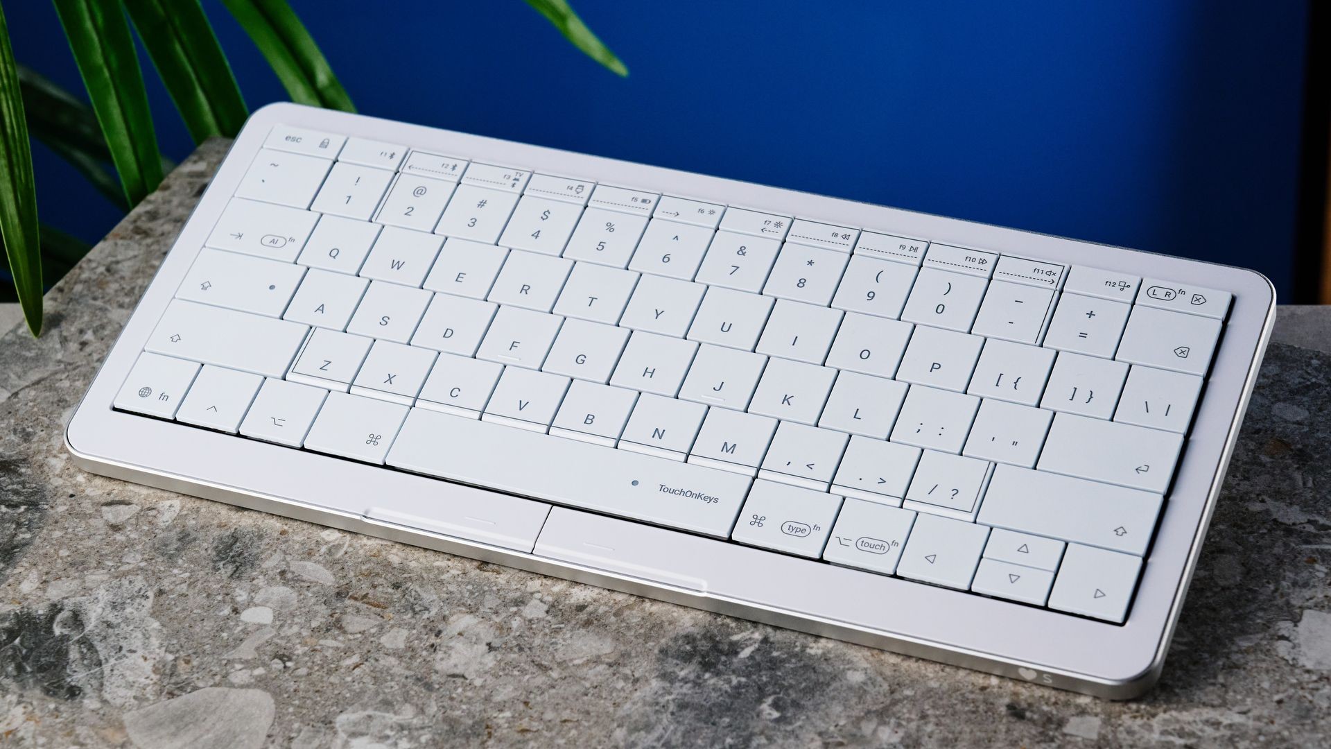 Clevetura CLVX S Turns the Keyboard Surface into a Trackpad